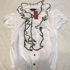 Shirt with ruffles/ elasticized bottom